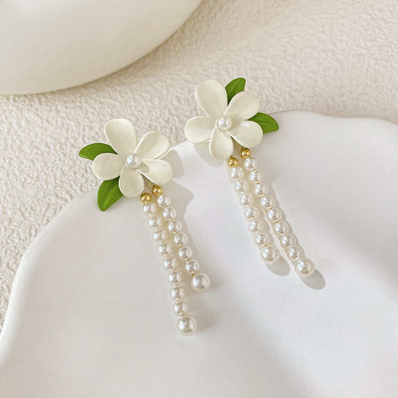 Stunning Pearl Earring for Daily Wear