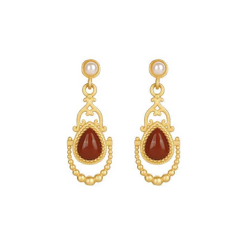 Elegant Gold Earring for Every Occasion