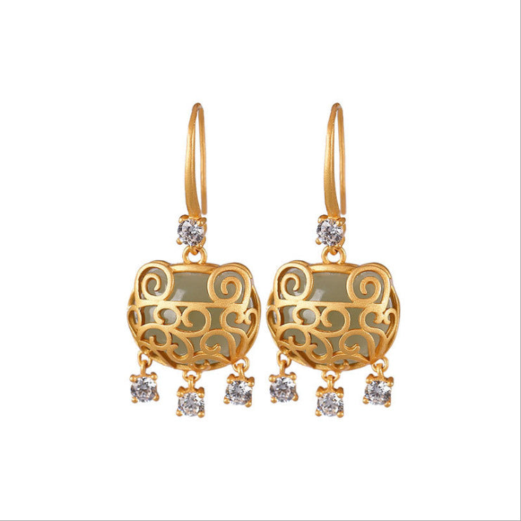 Romantic Gold Earring for Special Moments