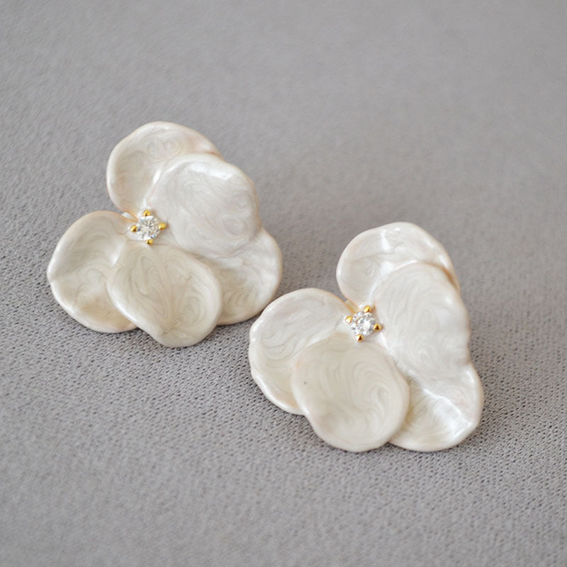 Classic Earring with Timeless Appeal