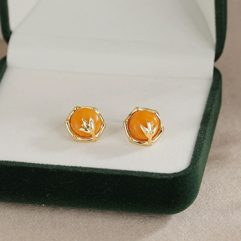 Charming Gold Earring for Any Occasion