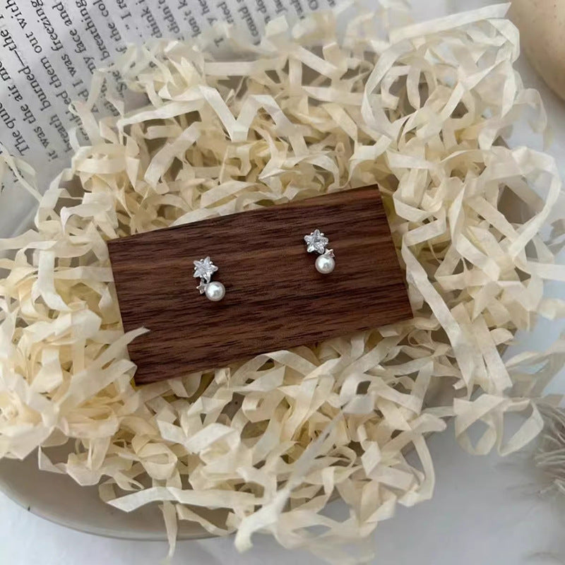 Romantic Pearl Earring for Special Moments