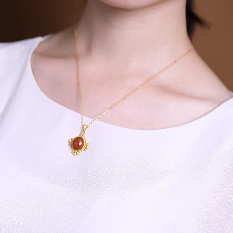 Classic Gold Necklace with Timeless Appeal