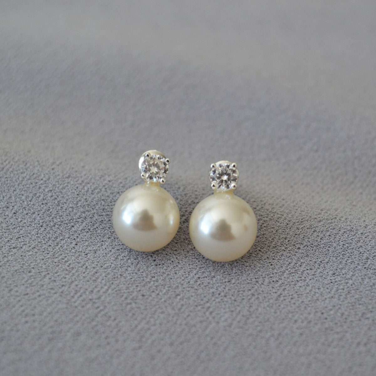 Romantic Silver Earring for Special Moments