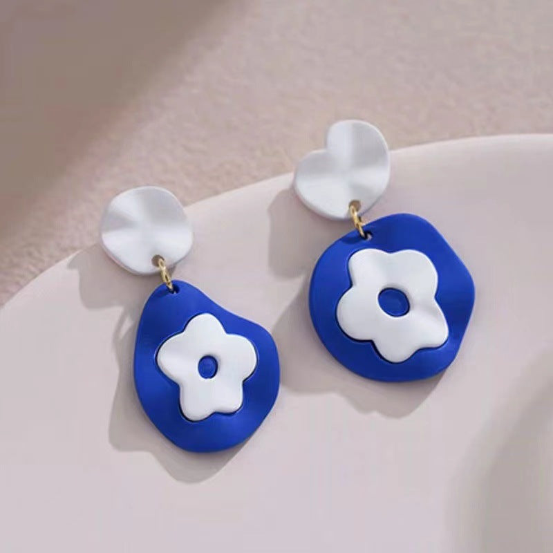 Charming Earring for Any Occasion