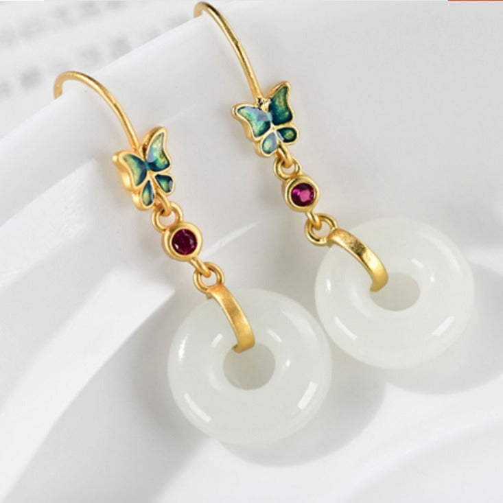 Classic Gold Earring with Timeless Appeal