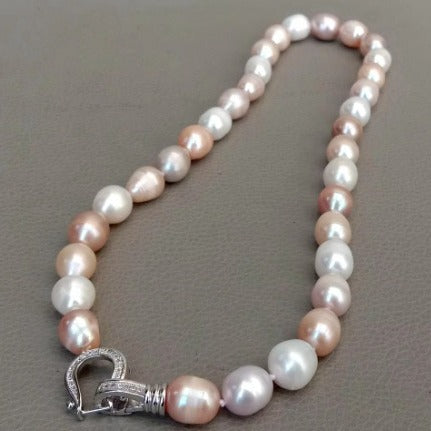 Romantic Pearl Necklace for Special Moments
