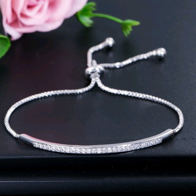 Classic Gold Bracelet with Timeless Appeal