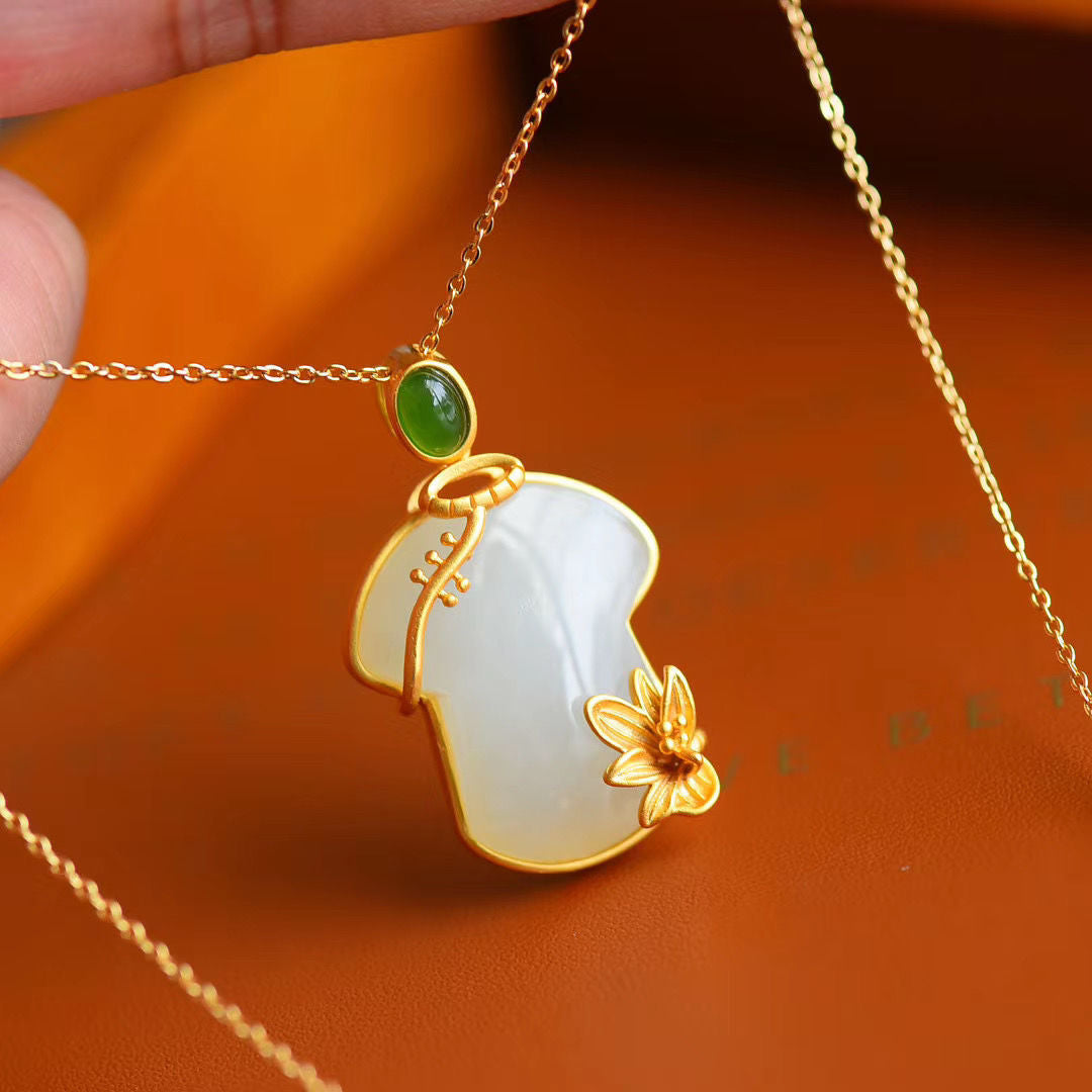 Charming Gold Necklace for Any Occasion