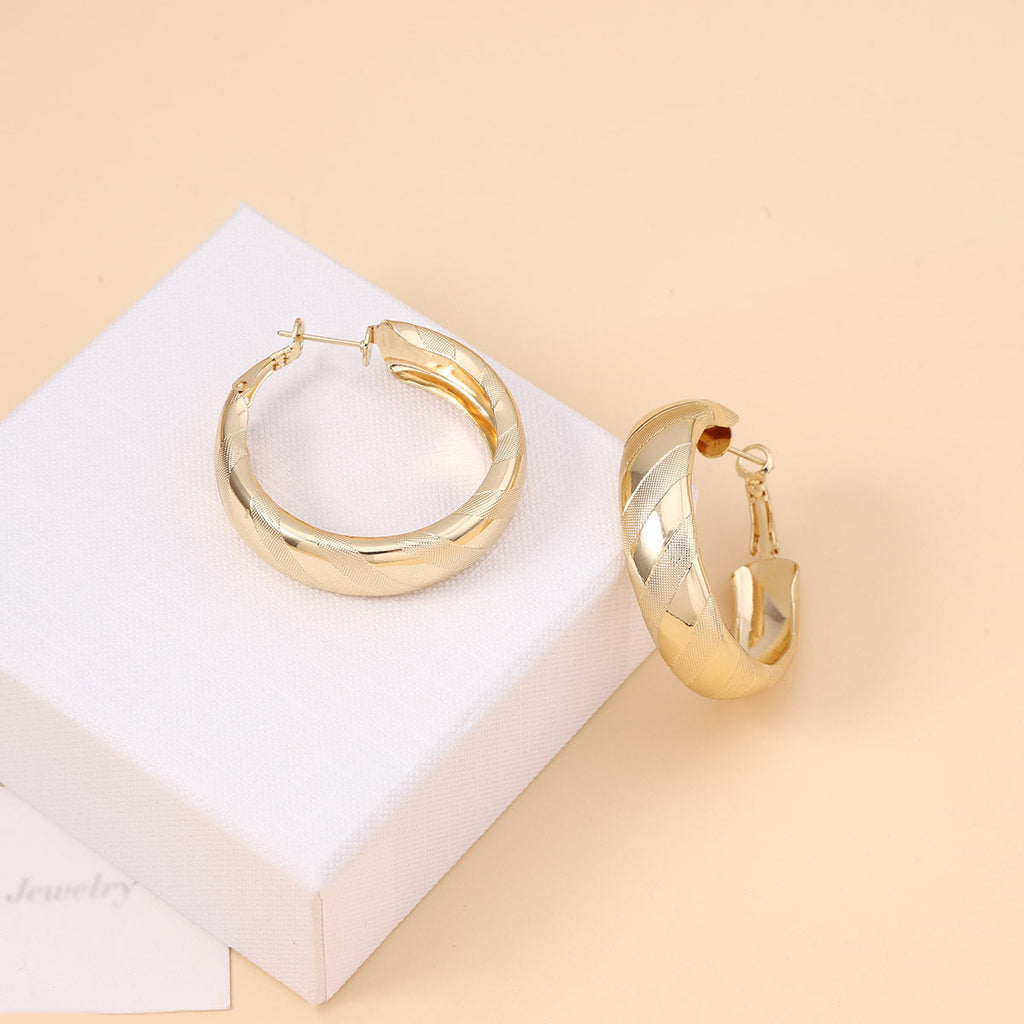 Romantic Earring for Special Moments