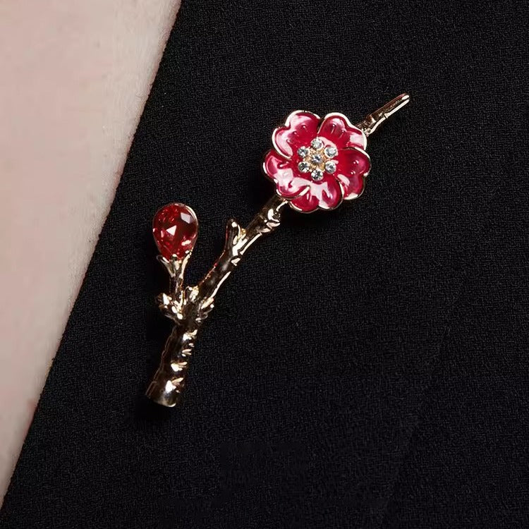 Classic Silver Piece with Timeless Appeal