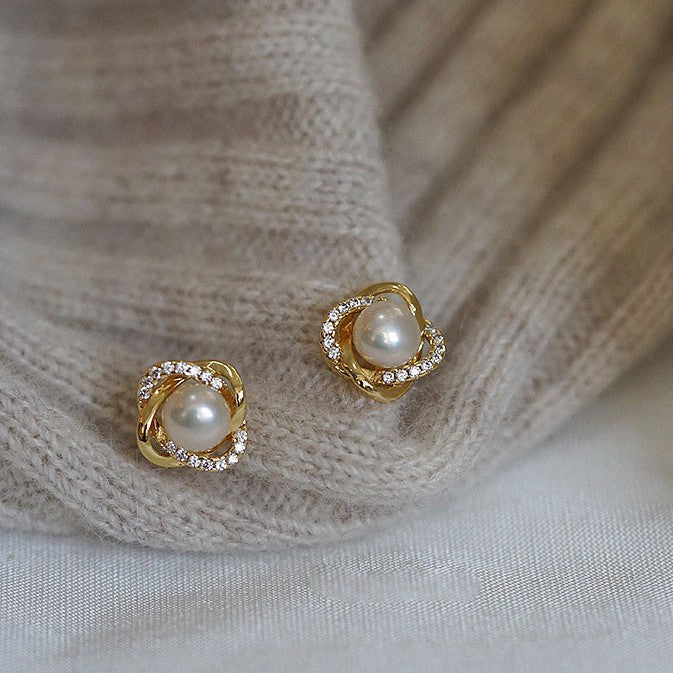 Stunning Pearl Earring for Daily Wear