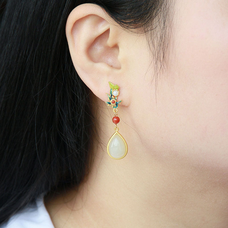 Charming Gold Earring for Any Occasion