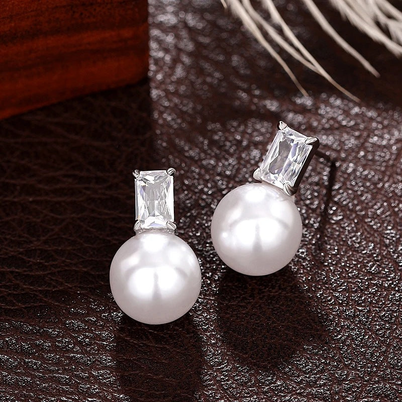 Romantic Pearl Earring for Special Moments