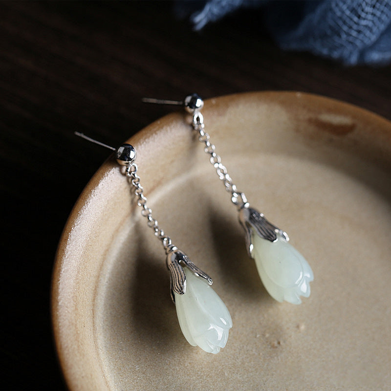 Romantic Silver Earring for Special Moments