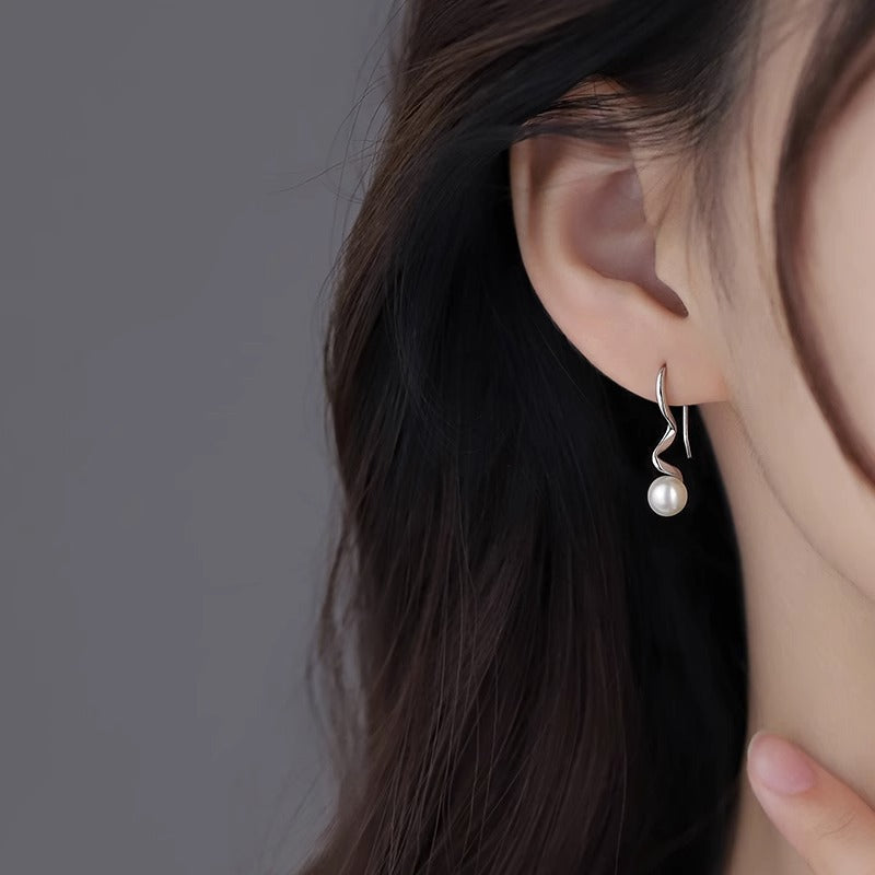 Romantic Pearl Earring for Special Moments