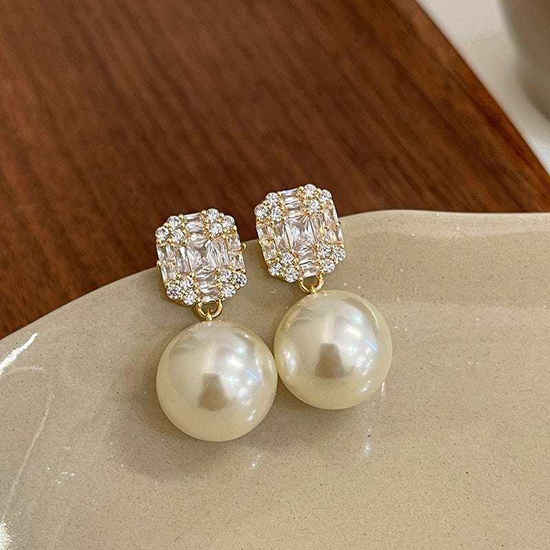 Elegant Pearl Earring for Every Occasion
