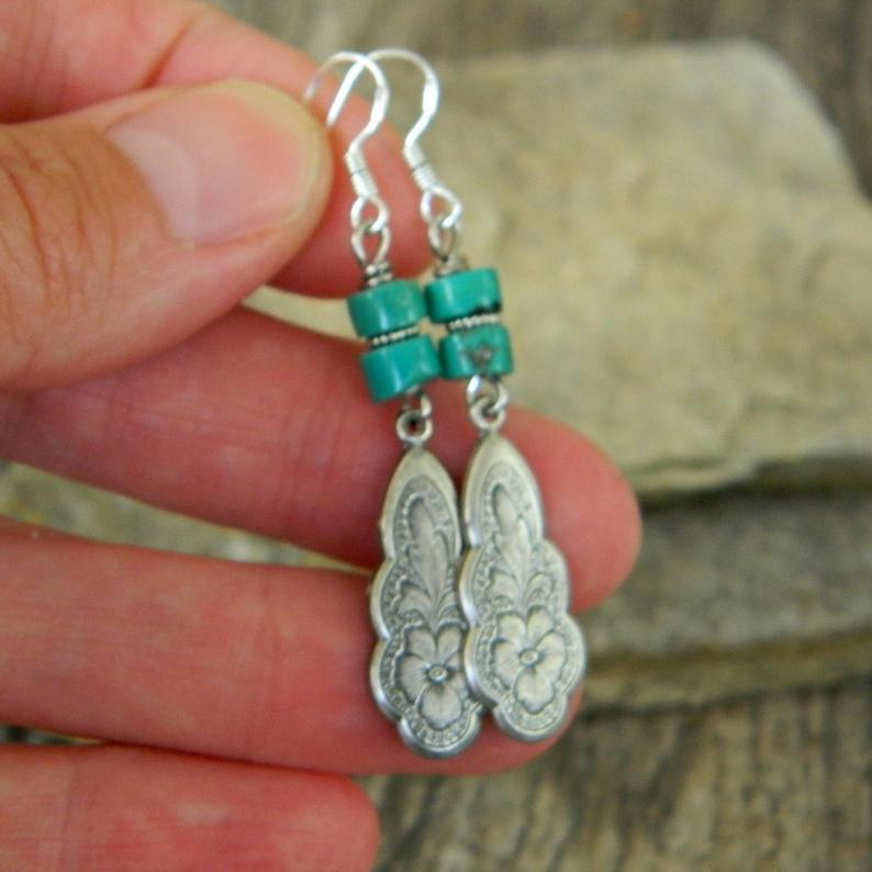 Charming Earring for Any Occasion