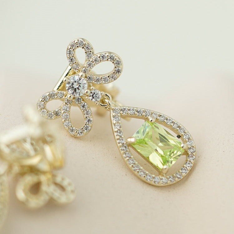 Romantic Gold Earring for Special Moments
