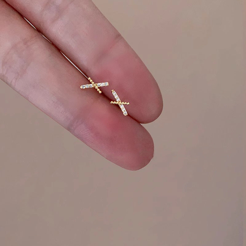 Beautiful Gold Earring with Unique Style