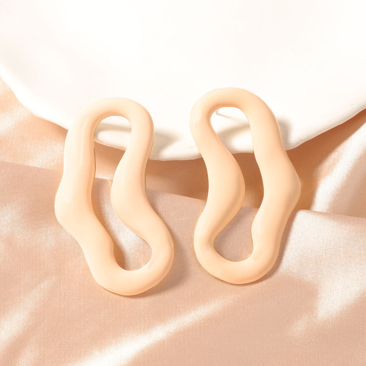 Charming Earring for Any Occasion