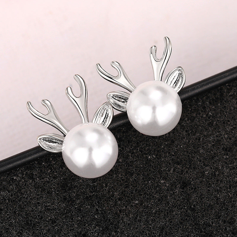 Classic Pearl Earring with Timeless Appeal