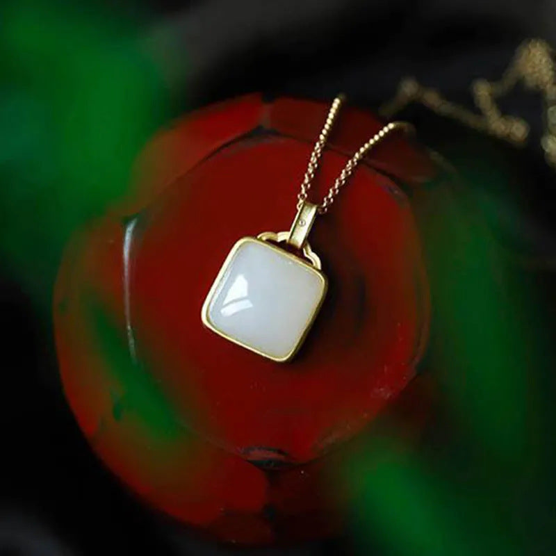 Beautiful Gold Necklace with Unique Style
