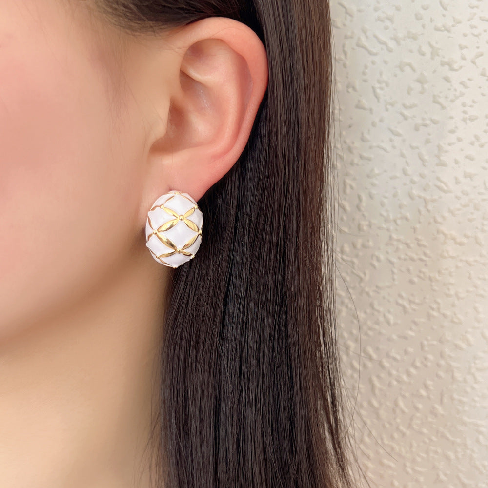 Classic Earring with Timeless Appeal