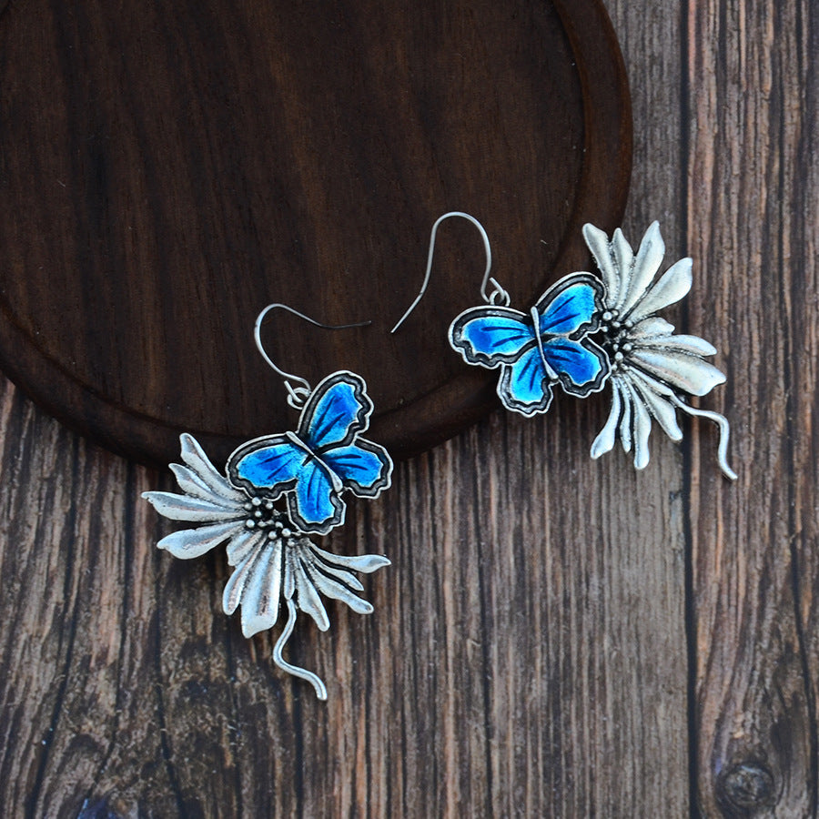 Classic Silver Earring with Timeless Appeal