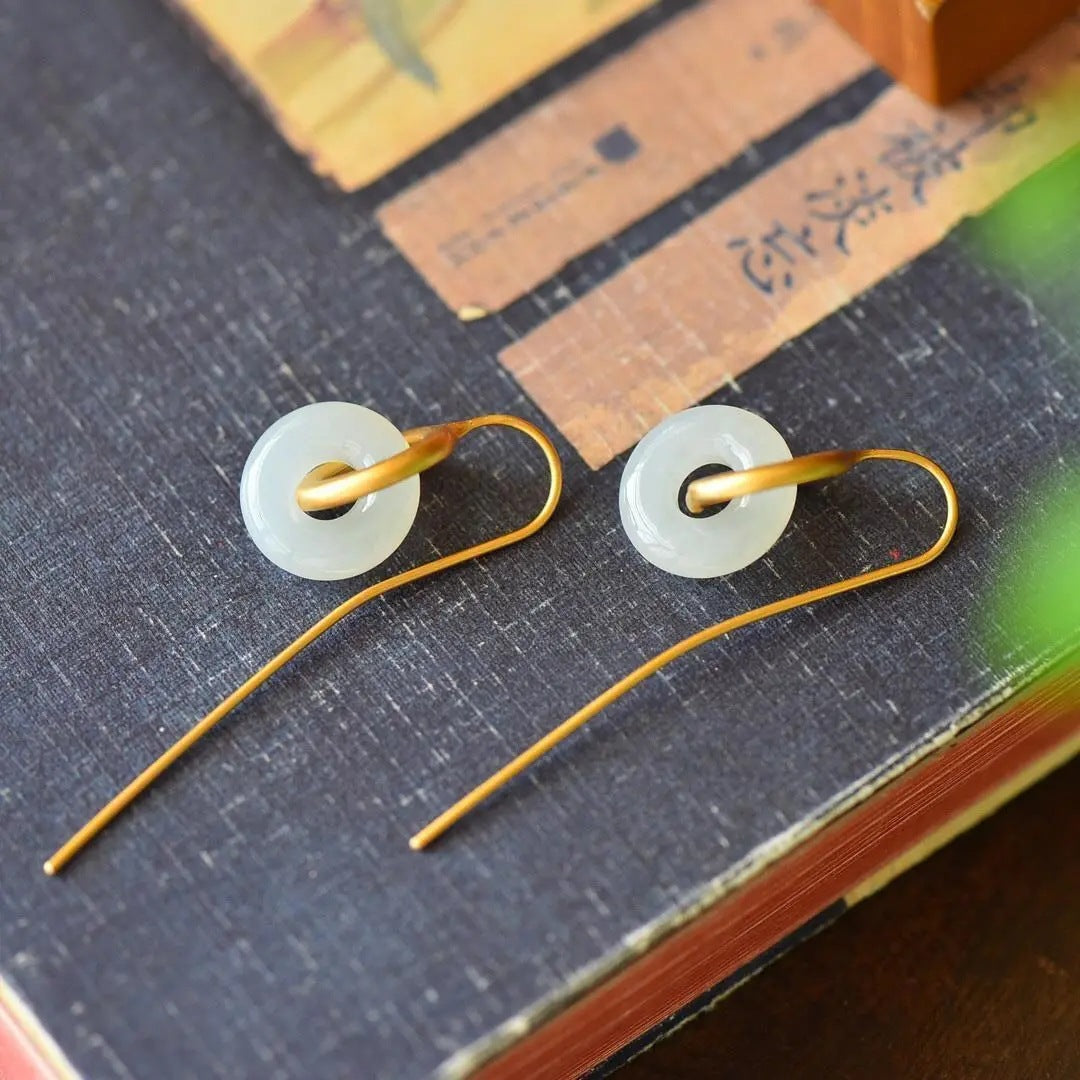 Elegant Silver Earring for Every Occasion