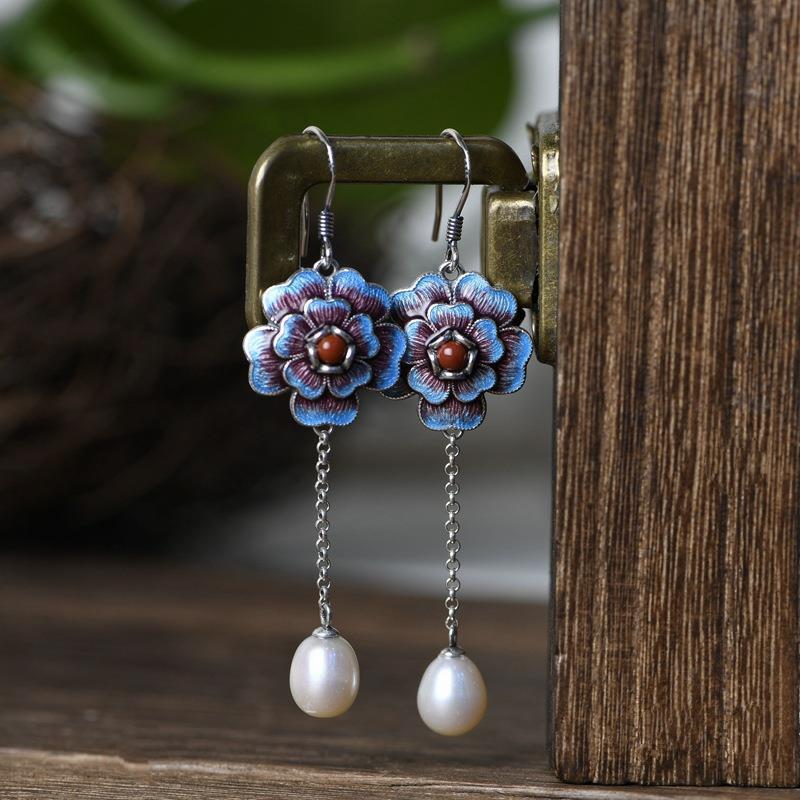 Elegant Silver Earring for Every Occasion