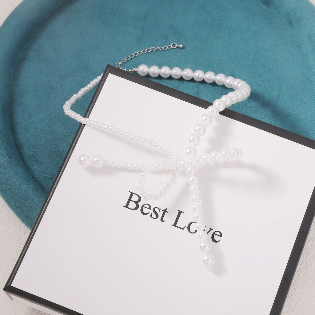 Beautiful Pearl Necklace with Unique Style