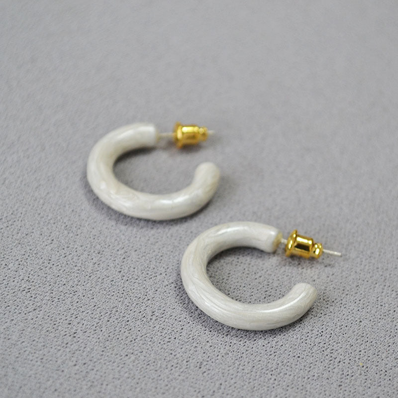 Charming Silver Earring for Any Occasion
