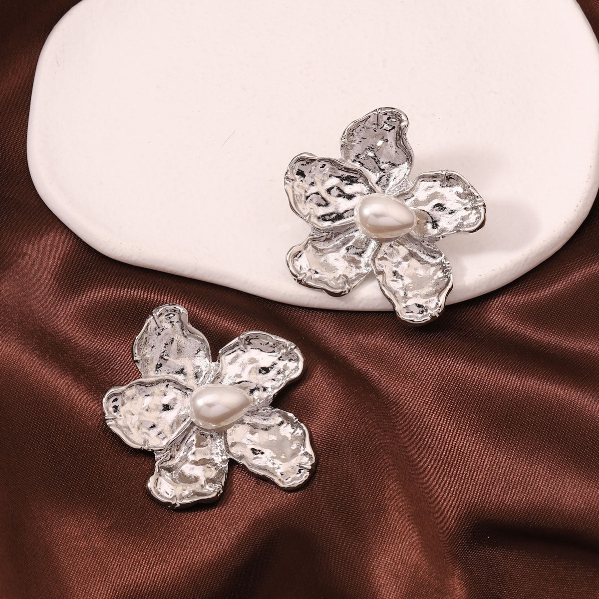 Romantic Pearl Earring for Special Moments