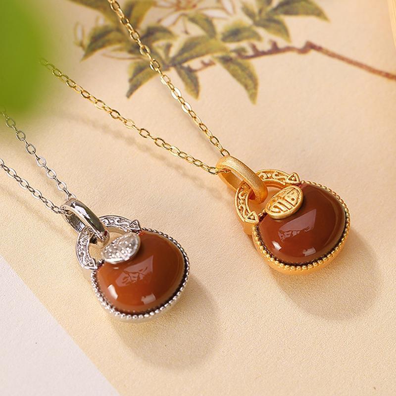 Romantic Gold Necklace for Special Moments