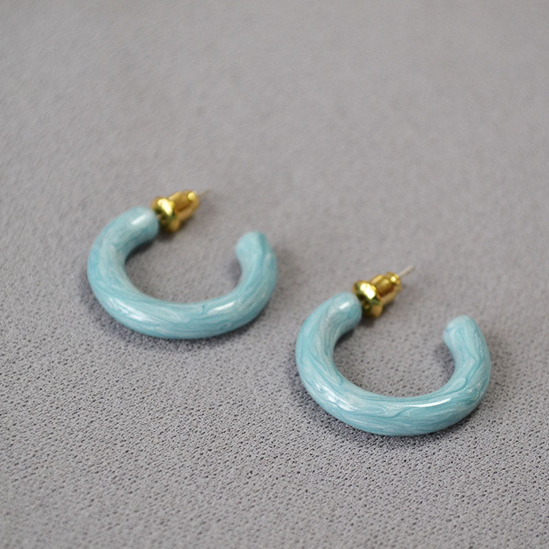 Charming Silver Earring for Any Occasion