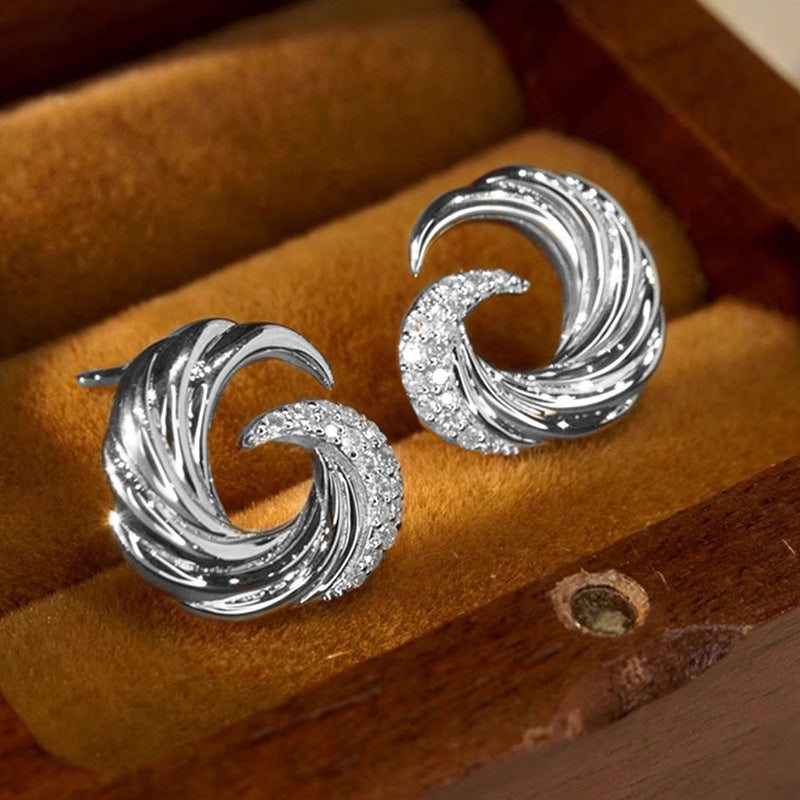 Charming Earring for Any Occasion