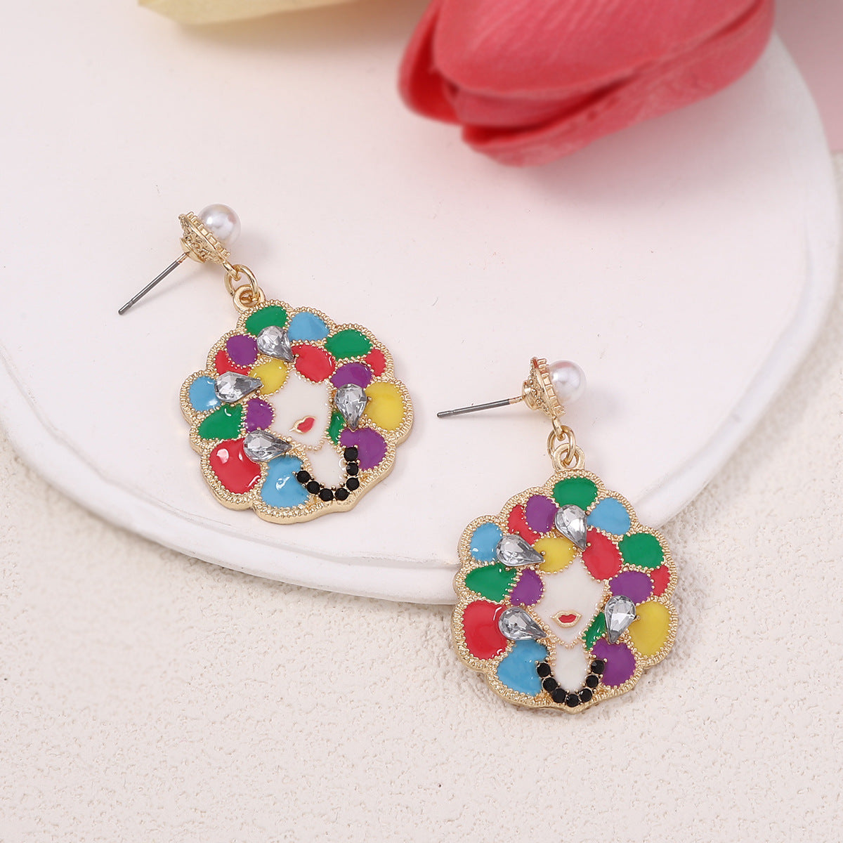 Classic Pearl Piece with Timeless Appeal