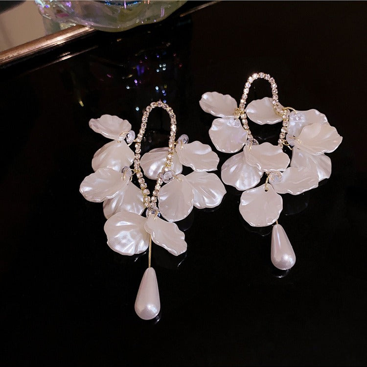Romantic Pearl Earring for Special Moments