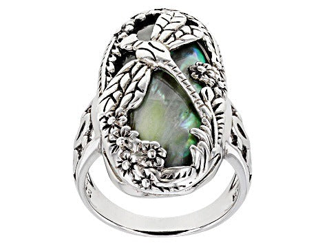 Classic Ring with Timeless Appeal