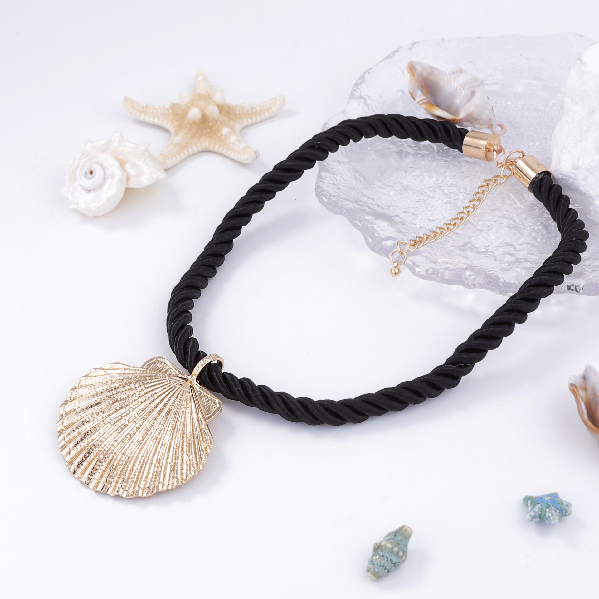 Stunning Necklace for Daily Wear
