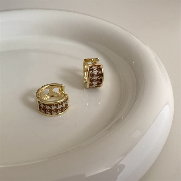 Charming Earring for Any Occasion