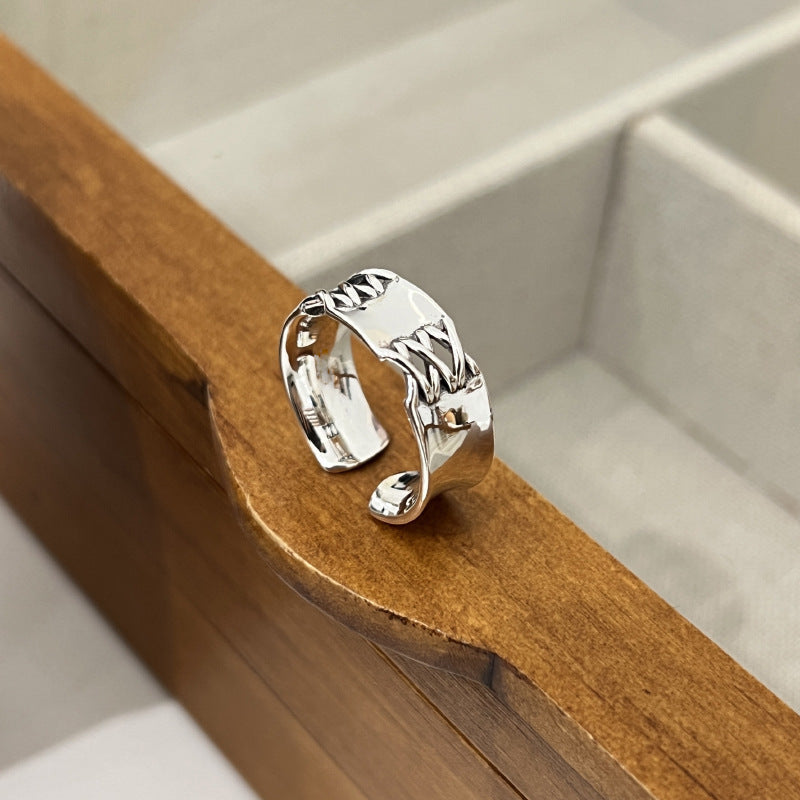 Charming Piece for Any Occasion