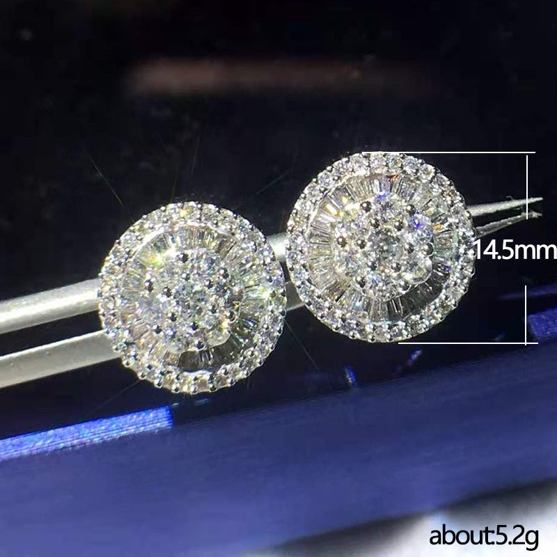 Charming Silver Earring for Any Occasion