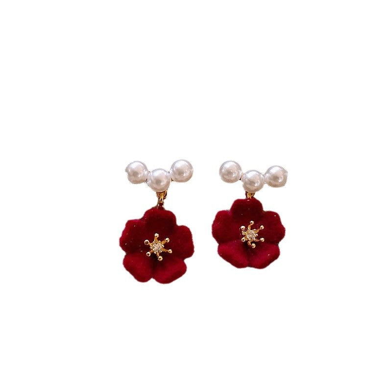 Charming Pearl Piece for Any Occasion