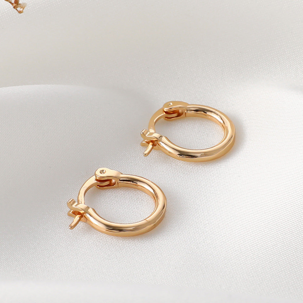 Charming Gold Earring for Any Occasion