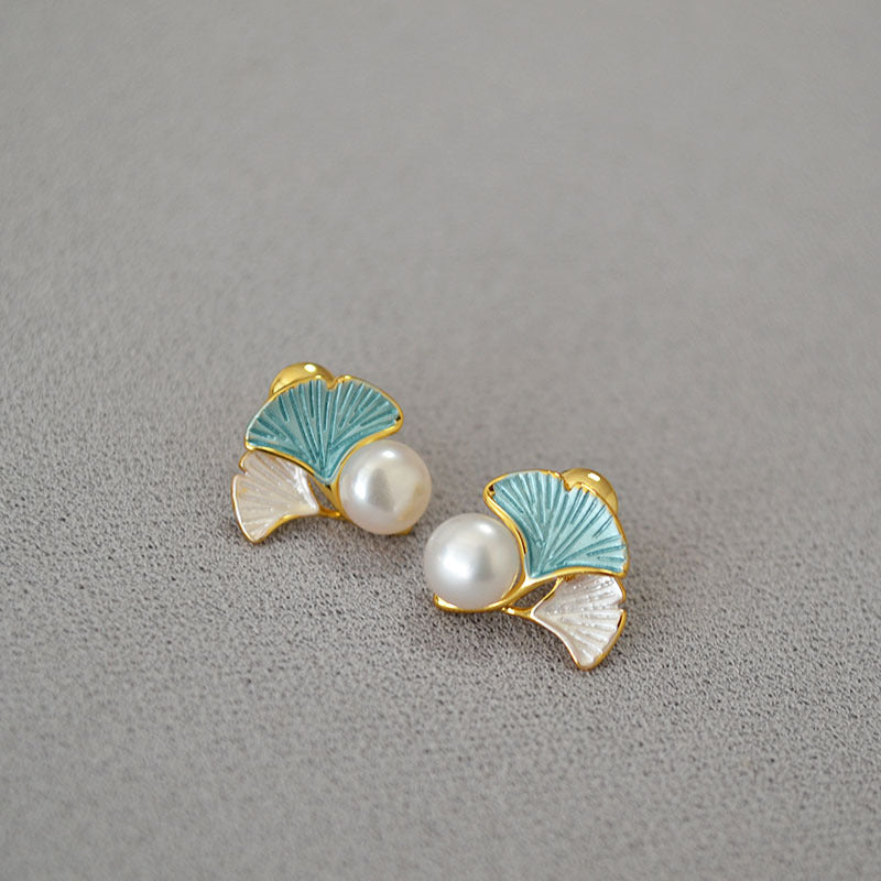 Elegant Gold Earring for Every Occasion