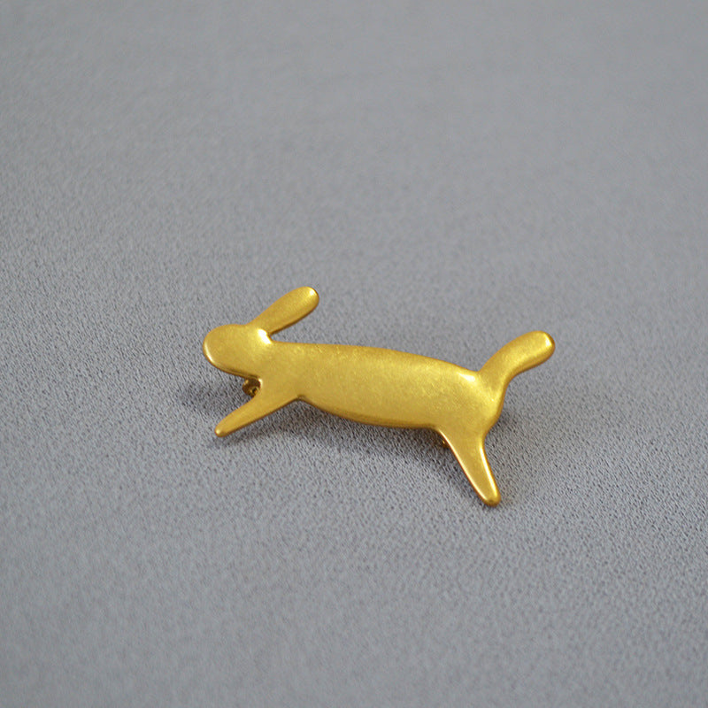 Elegant Gold Piece for Every Occasion