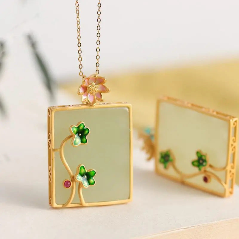 Stunning Silver Necklace for Daily Wear