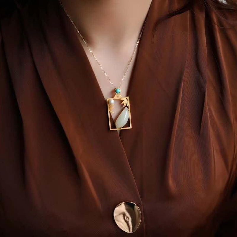 Classic Silver Necklace with Timeless Appeal